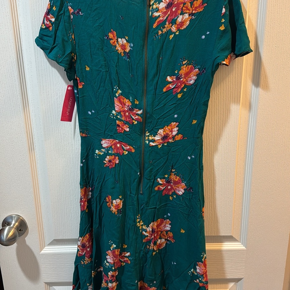 Fun floral dress - Picture 5 of 5